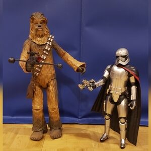 Chewbacca and Captain Phasma Action Figures Set